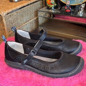 EUC JBU by Jambu Dalton Mary-Jane Flats from the brand. A sporty, vintage-inspir